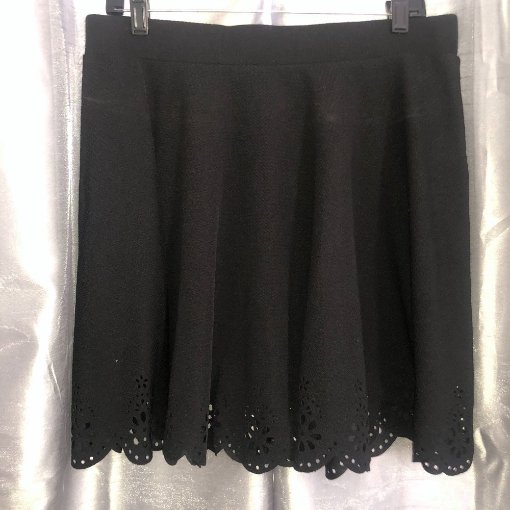 Scallop Laser Cut Flared Skirt 2xL
